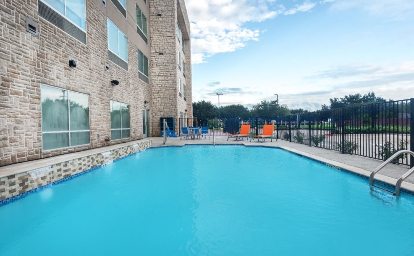Holiday Inn Express Missouri City West photo 13