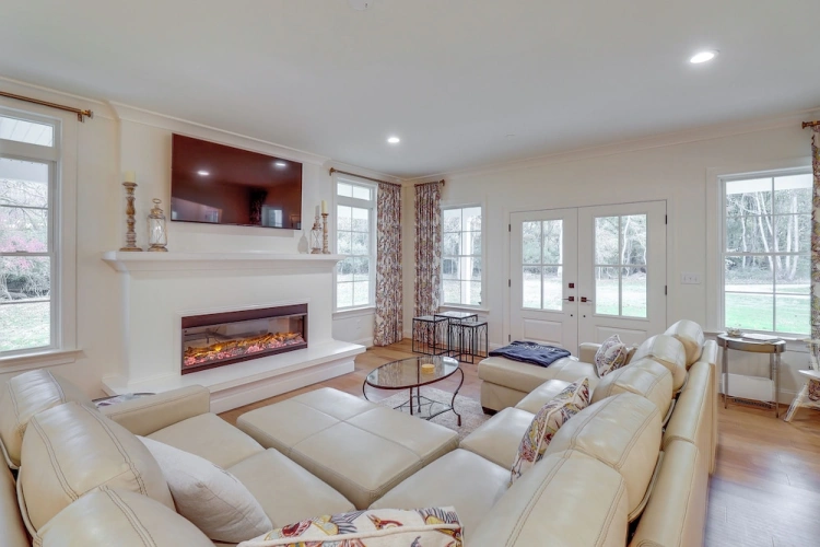 5 Bedrooms Cottage with balcony