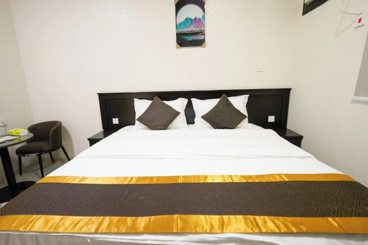 2 Bedrooms Apartment