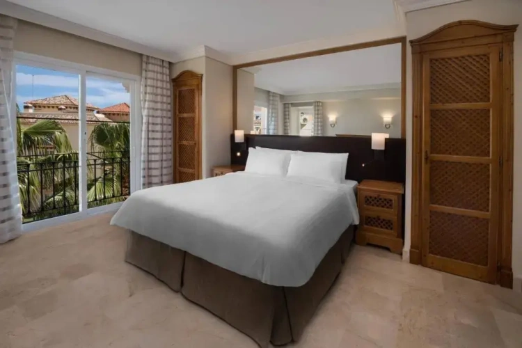 1 Bedroom Apartment with balcony