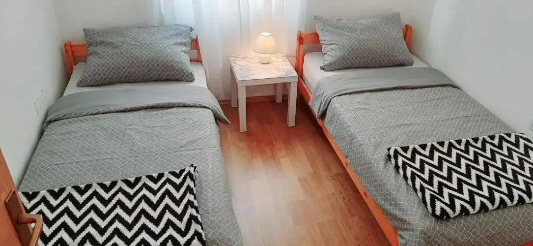 Apartments Ema & Sea