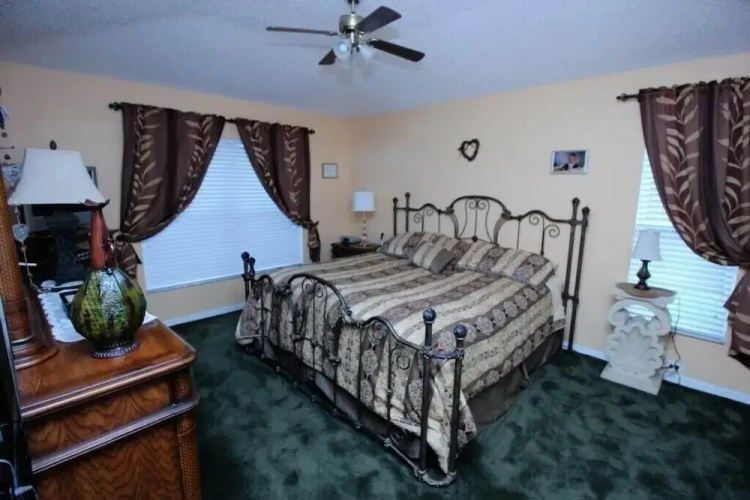 Home 4 BR Pool Sleeps 9