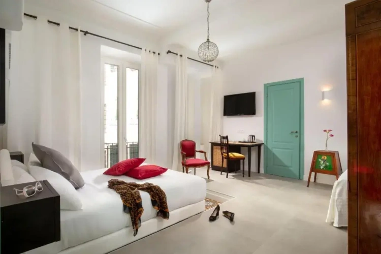 Standard Triple room