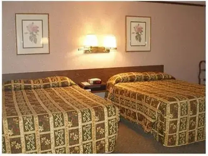 Red Carpet Inn Denver