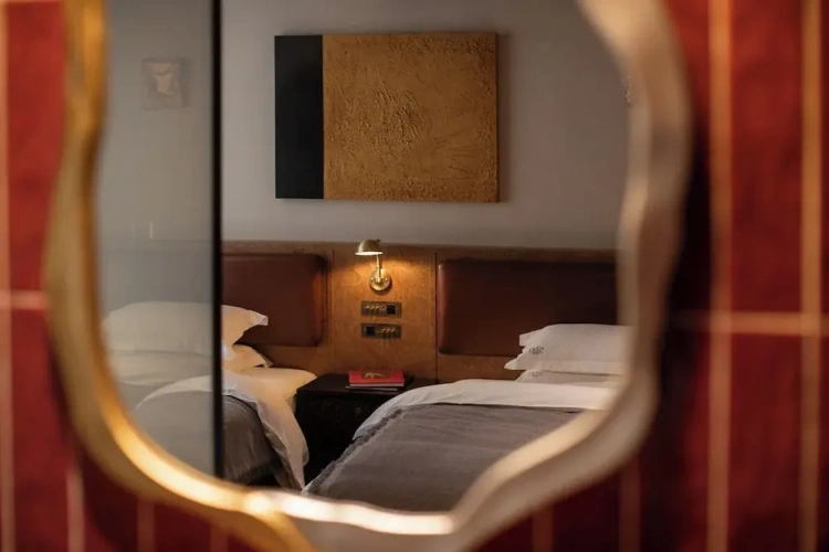 Deluxe Double room with city view