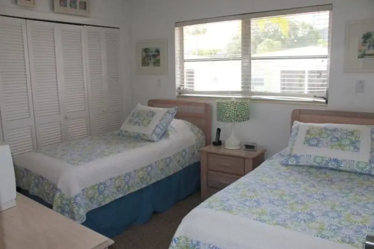 Aloha Kai - Unit 8 2 Bedrooms 1 Bathroom Apts