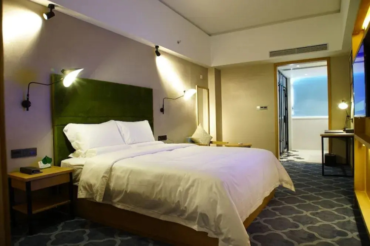 One Flight Apartment Bao'an Branch