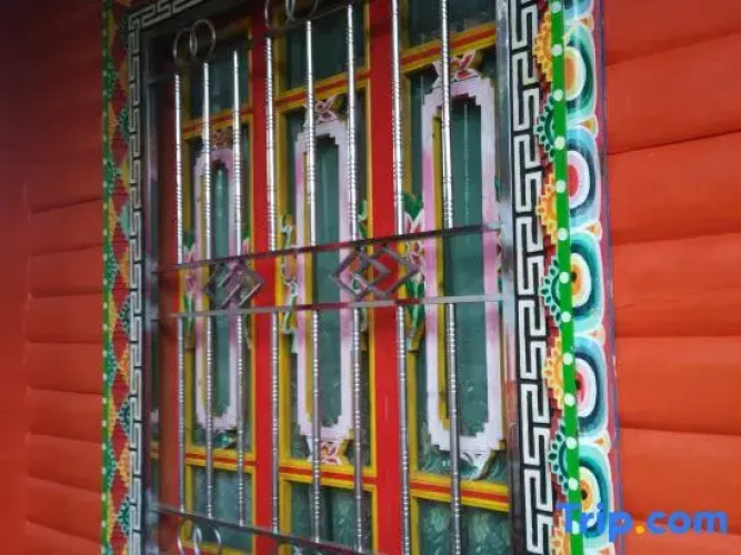 Abu Ayao Inn