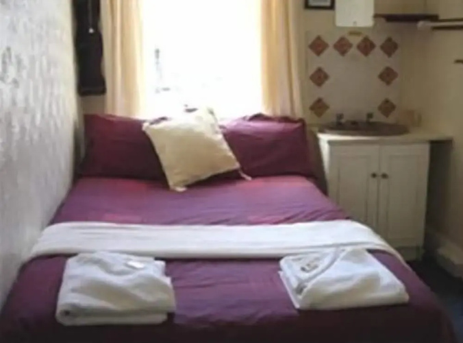 Clarron House Hotel