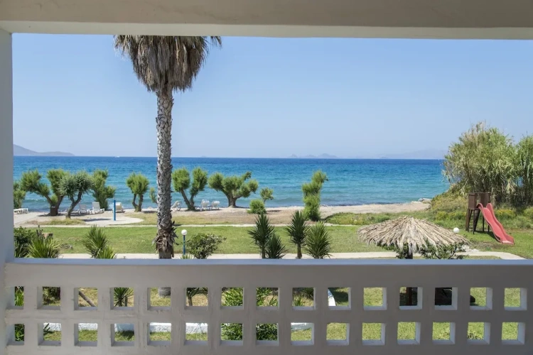 Studio with balcony and with sea view