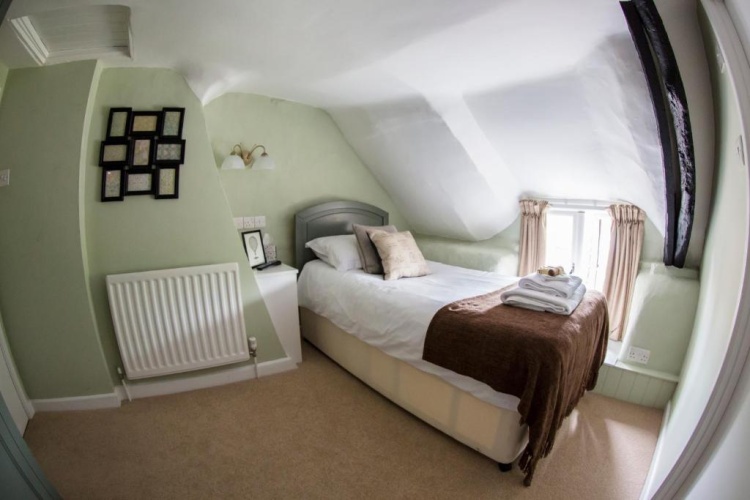 Standard Single room