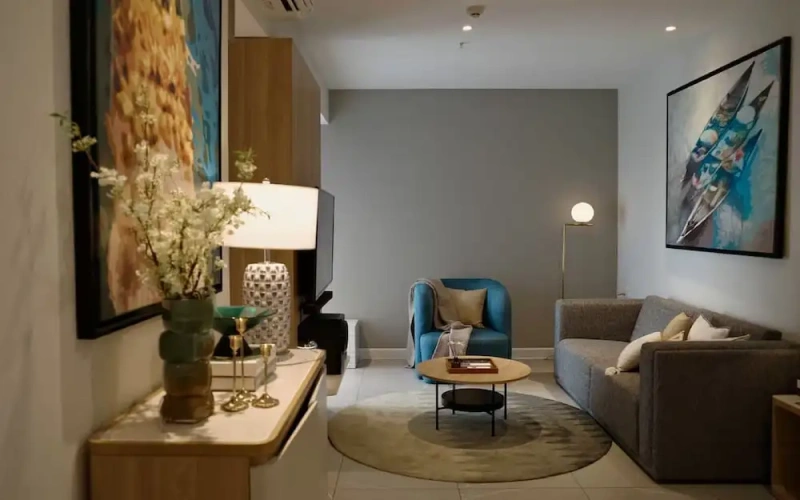 2 Bedrooms Luxury Apartment with balcony and with city view