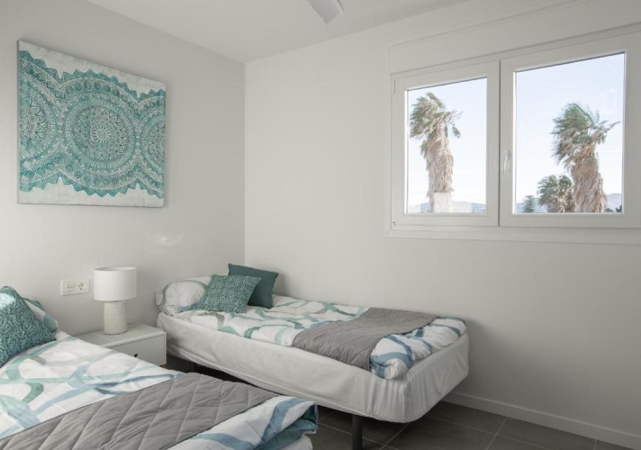 3 Bedrooms Apartment