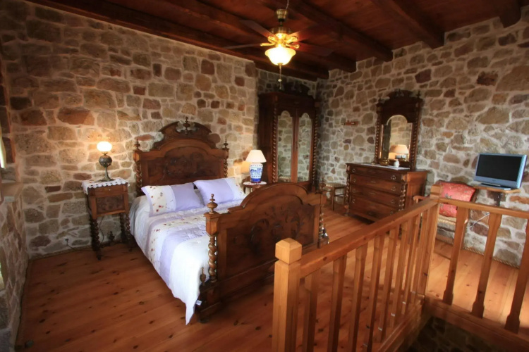 Lithos Traditional Houses