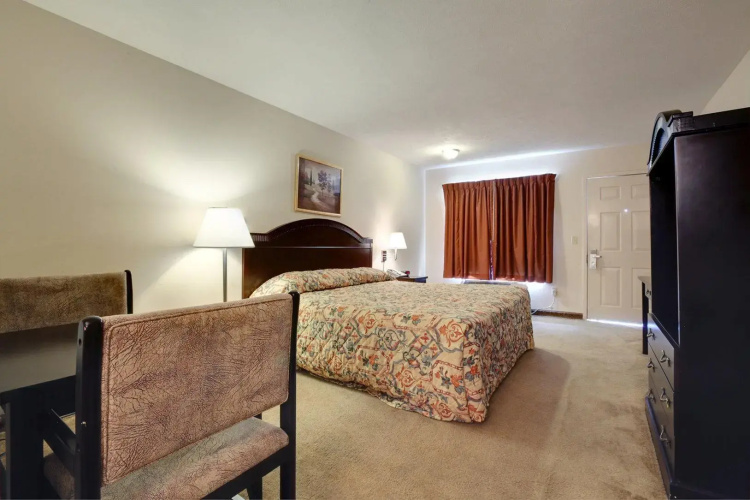 Oak Tree Inn