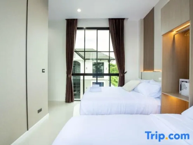 3 Bedrooms Grand Triple Suite with garden view