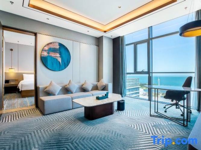 Premier Family Suite with sea view