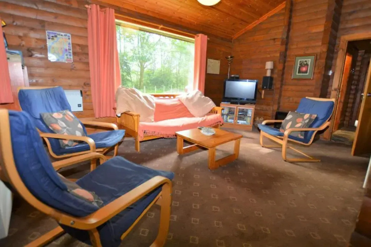 18 Lamont Lodges