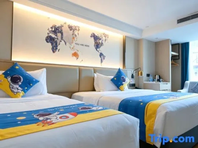 Deluxe Double room with street view