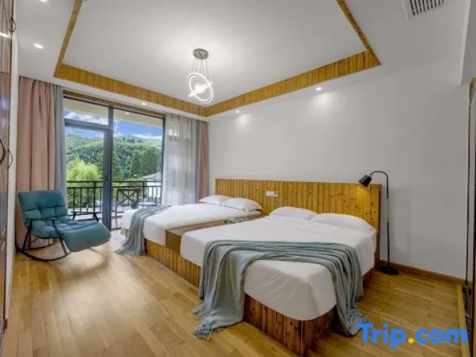 Standard Twin room with balcony