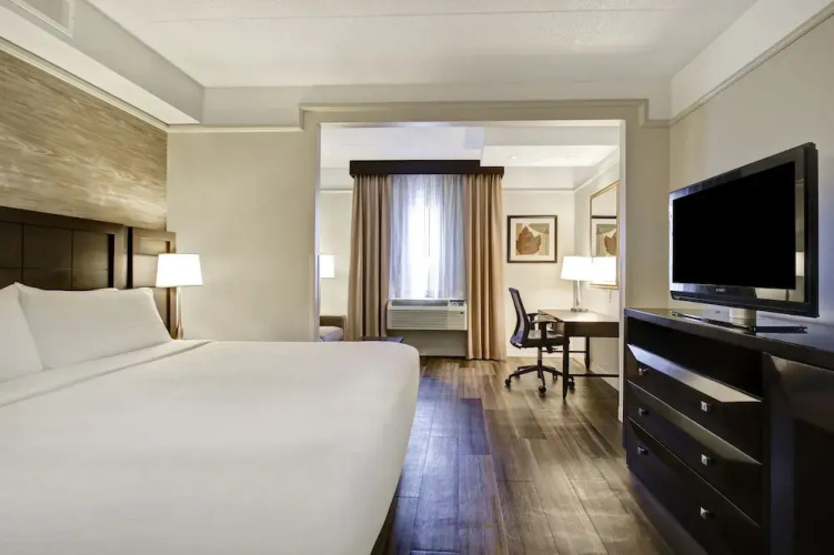 Holiday Inn Select