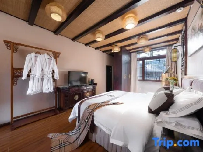 Standard Double room with view