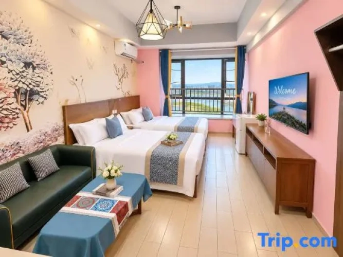 Standard Twin room with city view
