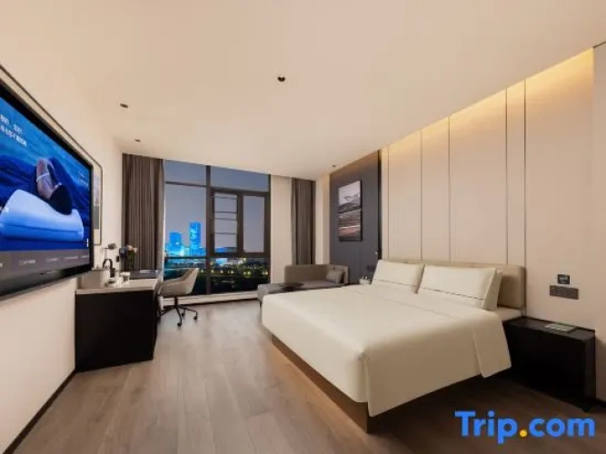 Standard Double room with city view