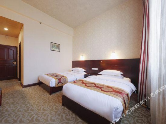 Standard Double room with city view