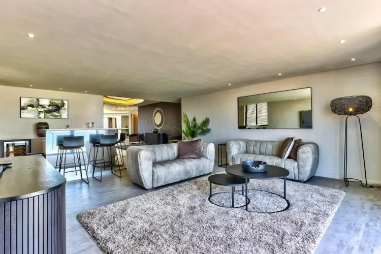 2 Bedrooms Apartment with balcony