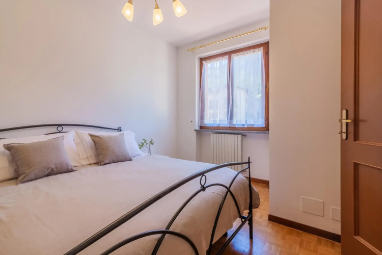 Ca' Mia in Menaggio with 3 bedrooms and 2 bathrooms