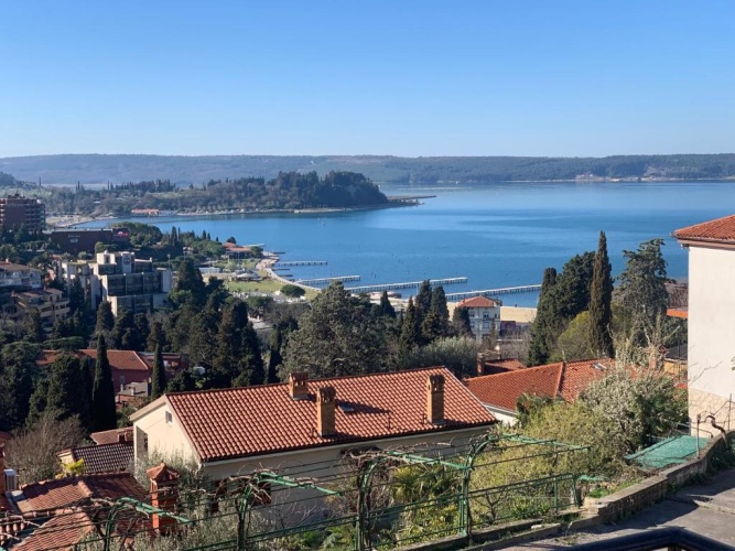 1 Bedroom Apartment with balcony and with sea view