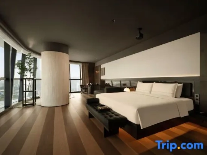 Executive Suite with river view