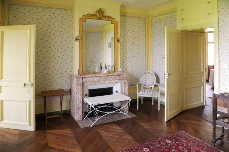 Standard Twin room with garden view