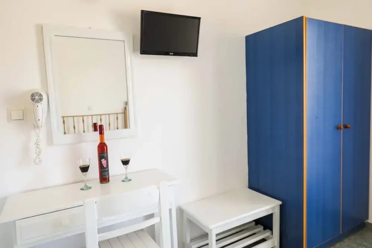 Classic Double room with balcony and with courtyard view