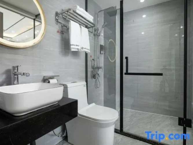 Standard Twin room with balcony