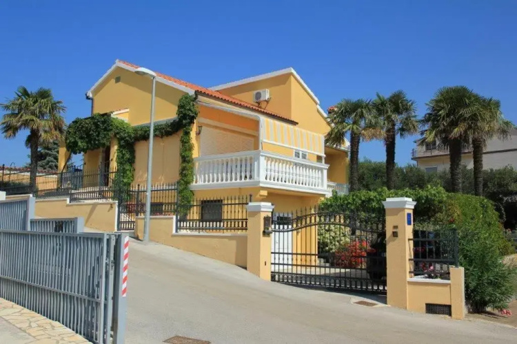 Vila Rojana