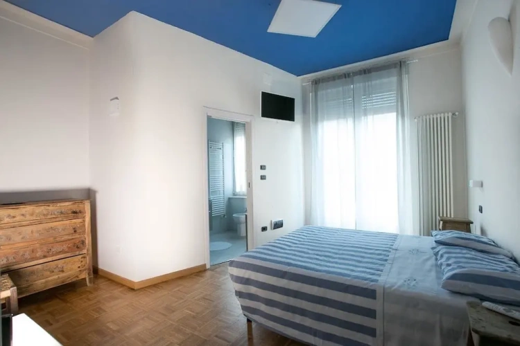 Classic Double room with land view