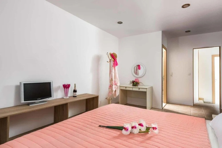 Afantou Beach Villa