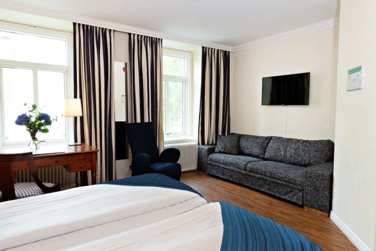 Standard Twin Family room