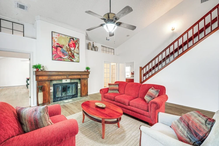 5 Bedrooms Cottage