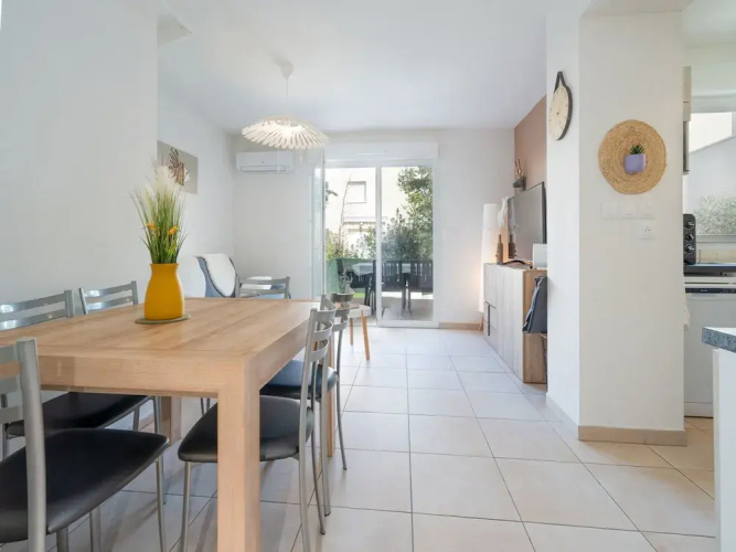 Sunny Villa Stay in Serignan