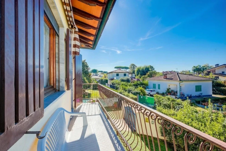 Family Cottage with balcony