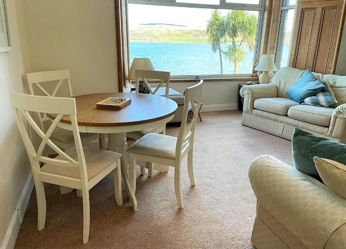 2 Bedrooms Cottage