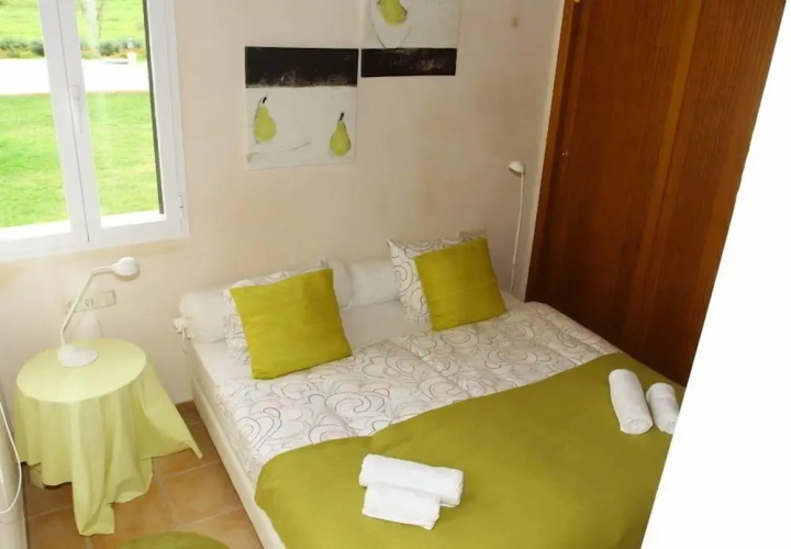 4 Bedrooms Villa
