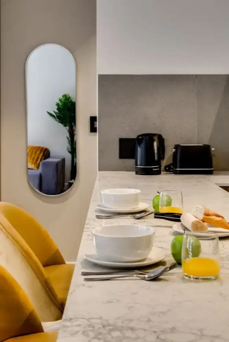 Upscale Urban Haven at City Suite 906