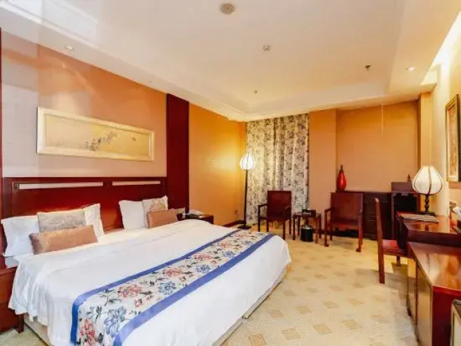 Menghu Holiday Hotel