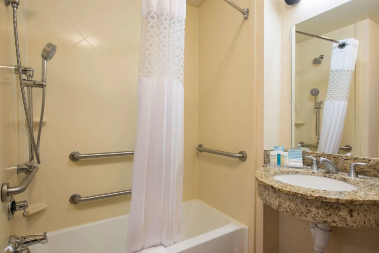 Hampton Inn & Suites Hartford-Manchester