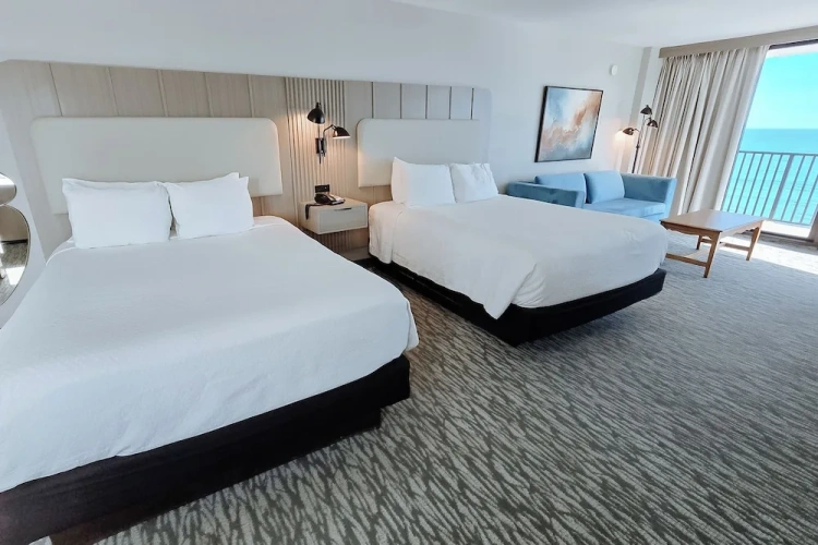 Deluxe room with balcony and with ocean view