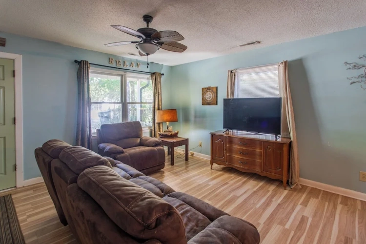3 Bedrooms Cottage